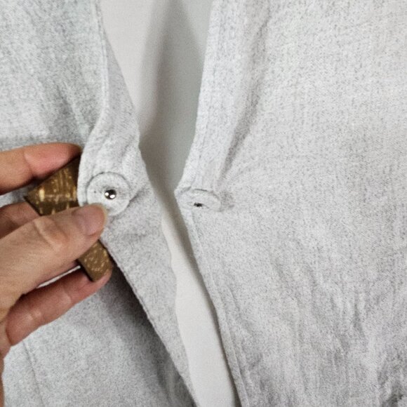 Soft Surroundings Linen Blend Jacket L Wood Button 3/4 Sleeve Relaxed Coastal - Picture 4 of 10